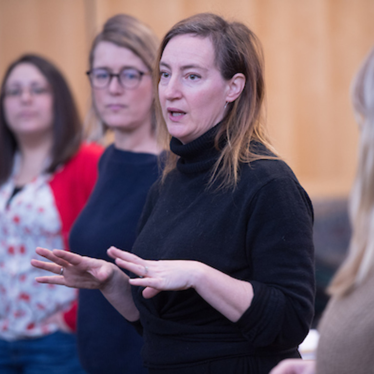 Jennifer Kayle speaking to a group of people